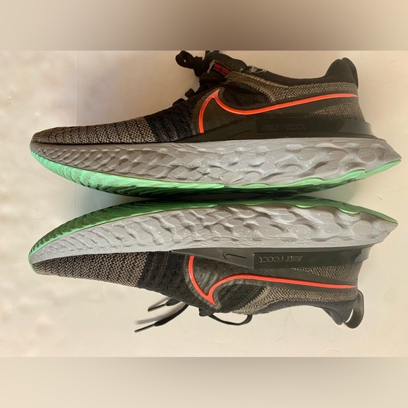 Nike React Infinity Running Shoes.Size 11.5 in excellent condition. - Picture 6 of 11